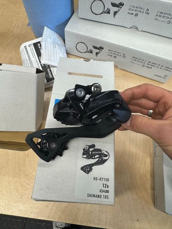 Used Shimano 105 Di2 RD-R7150 2026 bike — image 3 of 3