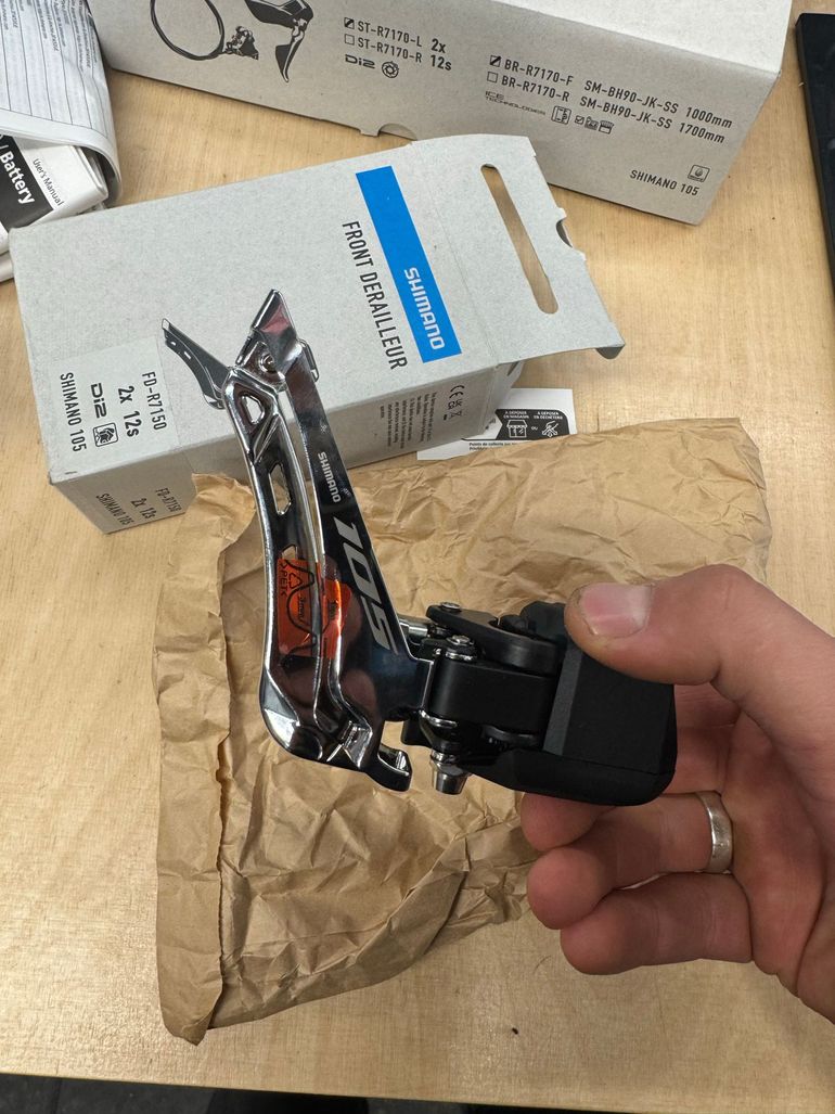 Used Shimano 105 Di2 Front Derailleur 2026 bike — image 4 of 4