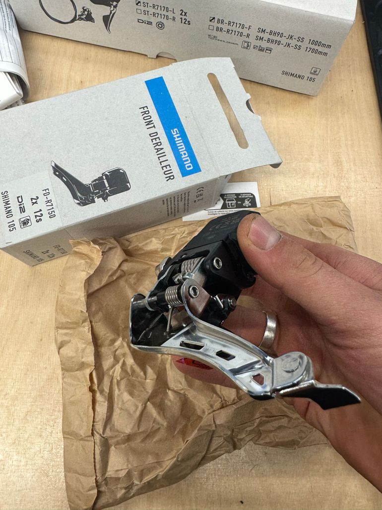 Used Shimano 105 Di2 Front Derailleur 2026 bike — image 3 of 4