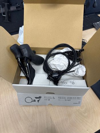 Used Shimano 105 ST-R7170 Di2 Shift/Brake Lever 2026 bike