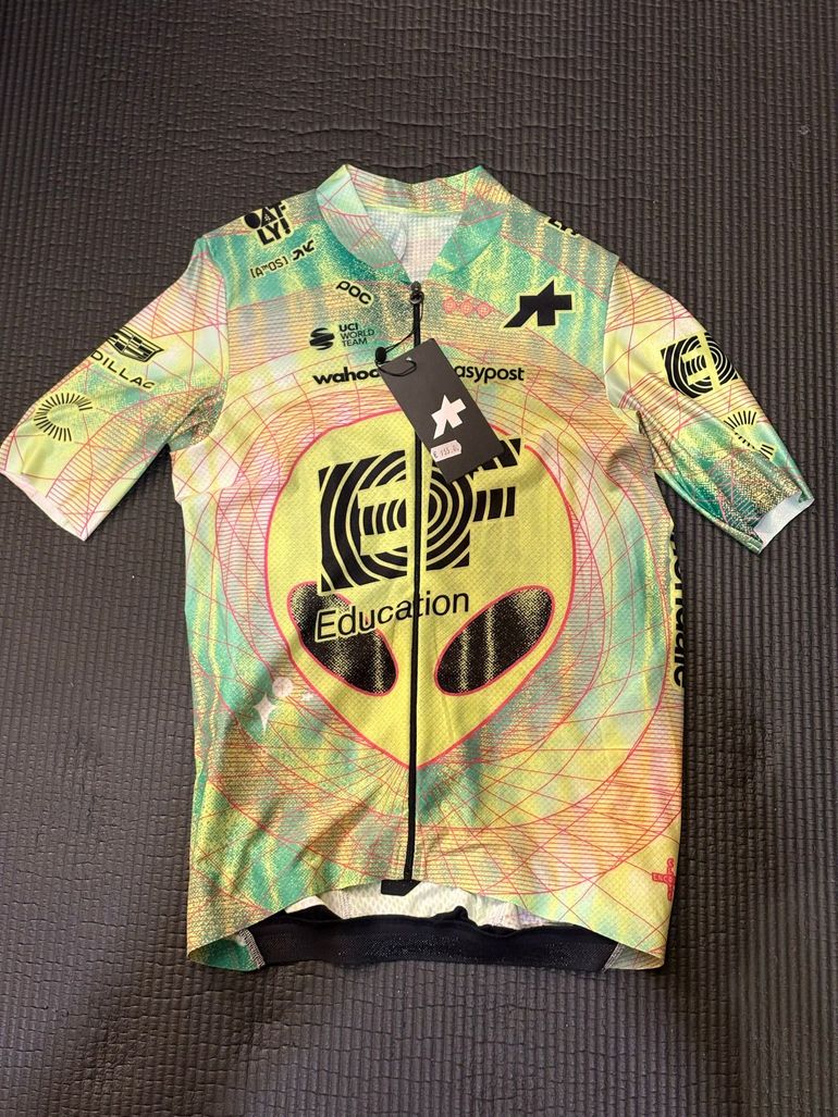 Used Assos MILLE GT Jersey S11 EVO EF - CLOSE ENCOUNTER 2026 bike — image 1 of 3