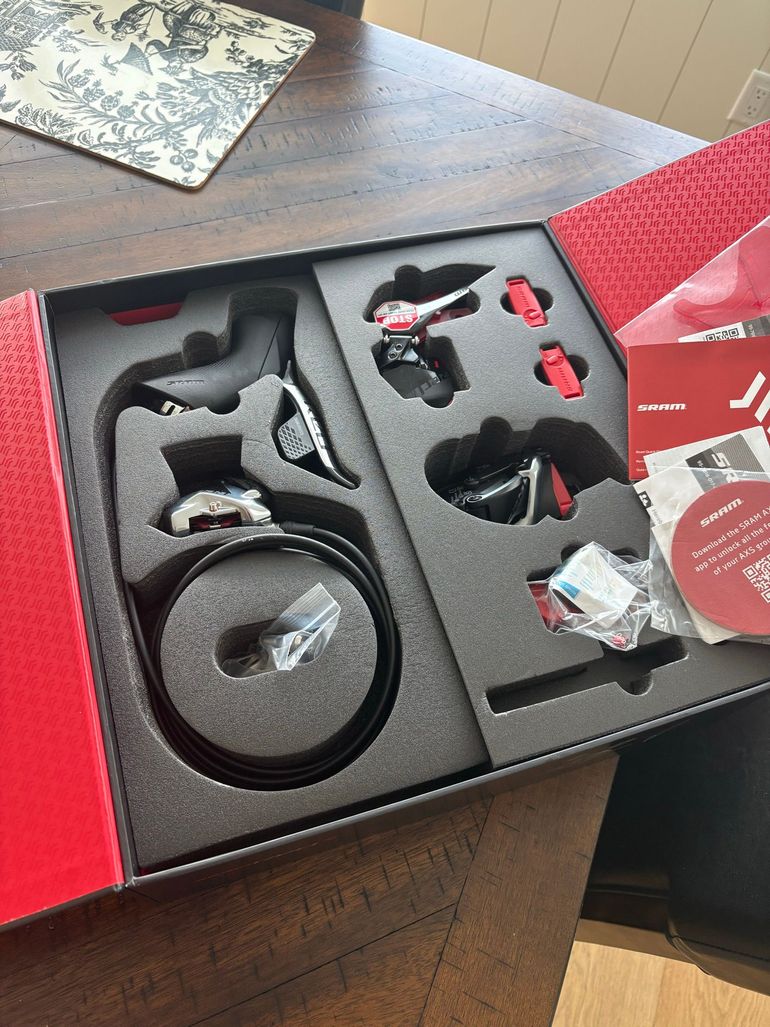Used Sram Red AXS D1 Groupset 12-speed bike — image 2 of 3