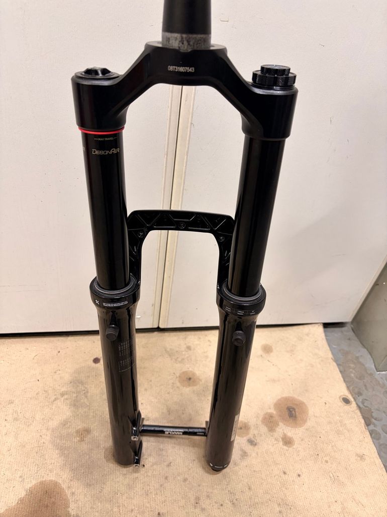 Used RockShox ZEB Ultimate 2024 bike — image 5 of 9
