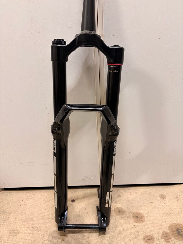 Used RockShox ZEB Ultimate 2024 bike — image 3 of 9