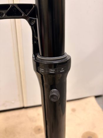 Used RockShox ZEB Ultimate 2024 bike — image 9 of 9
