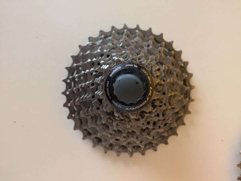 Used Shimano Cassette Ultegra e 105 bike — image 4 of 5
