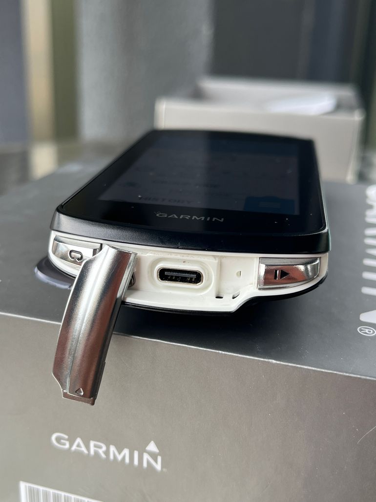 Used Garmin Edge 1040 GPS Computer bike — image 4 of 12