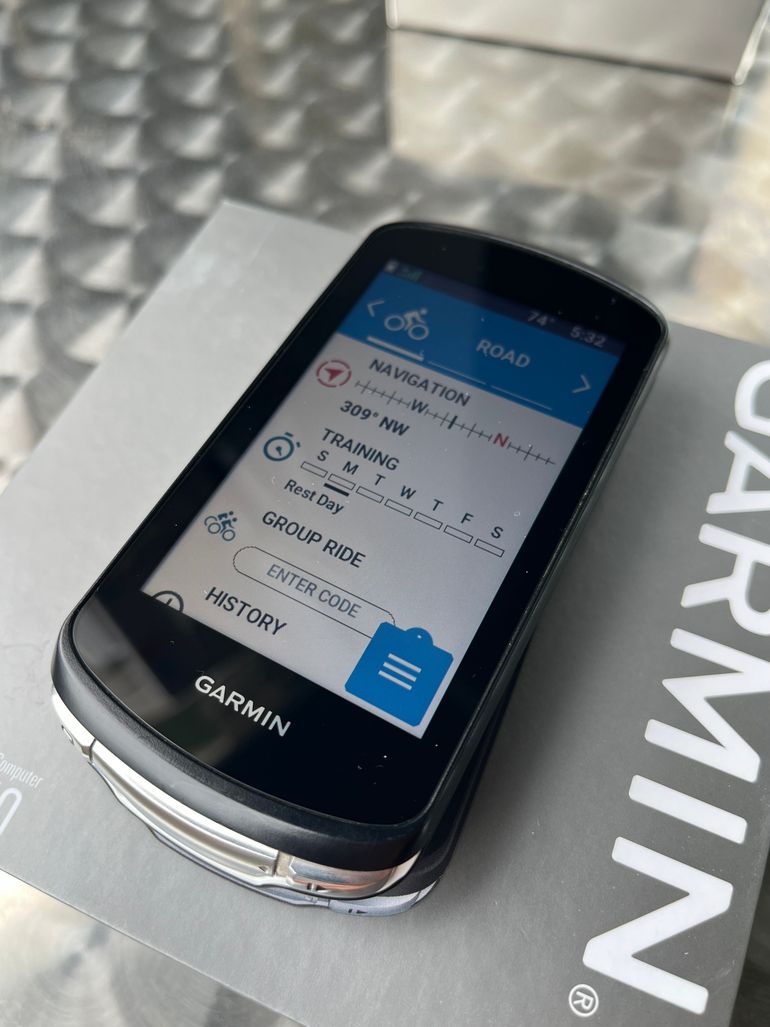 Used Garmin Edge 1040 GPS Computer bike — image 1 of 12
