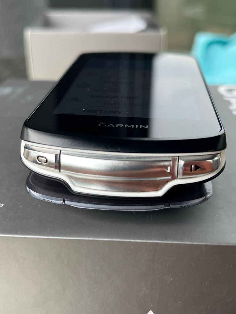 Used Garmin Edge 1040 GPS Computer bike — image 3 of 12