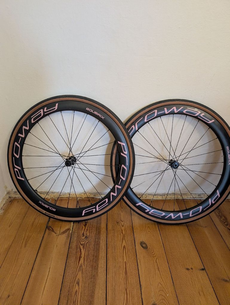 Used pro-way Roubaix Carbon Wheels, 50 mm bike — image 1 of 6