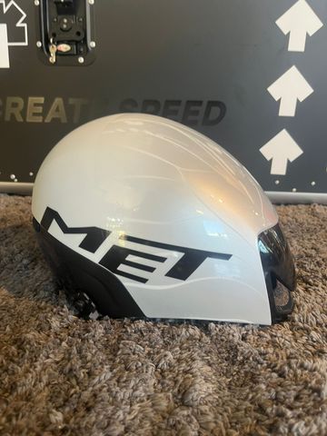 Used MET Codatronca MIPS Helmet bike — image 2 of 3