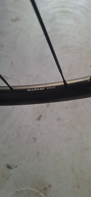 Used Mavic Allroad 650b bike — image 3 of 8