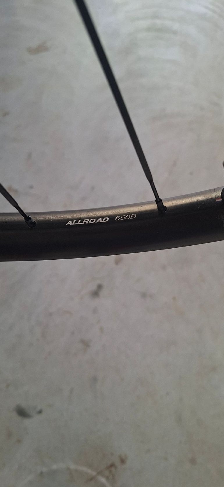 Used Mavic Allroad 650b bike — image 3 of 8