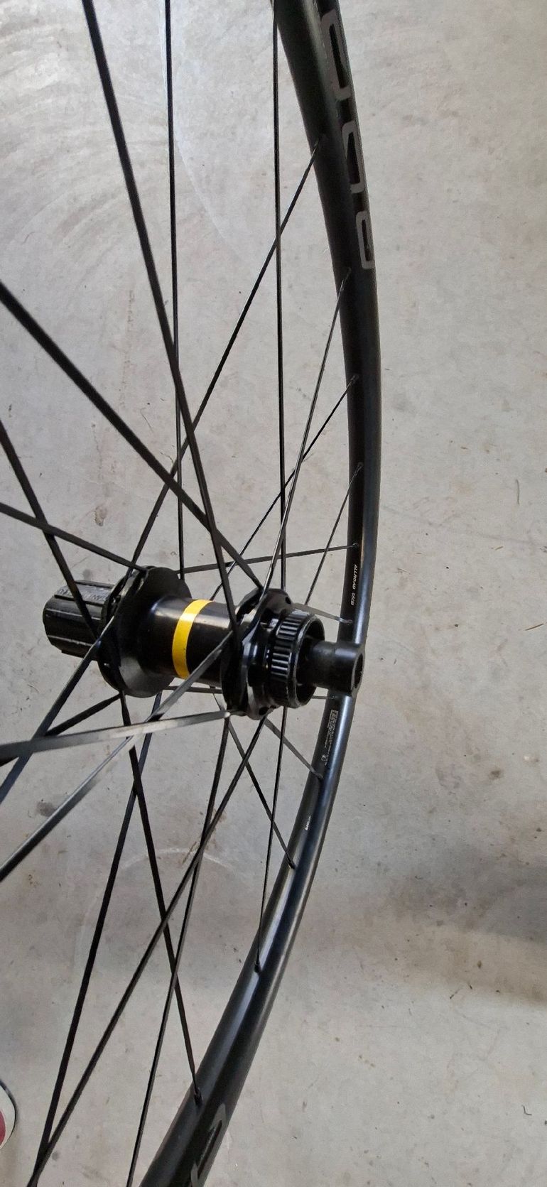 Used Mavic Allroad 650b bike — image 1 of 8