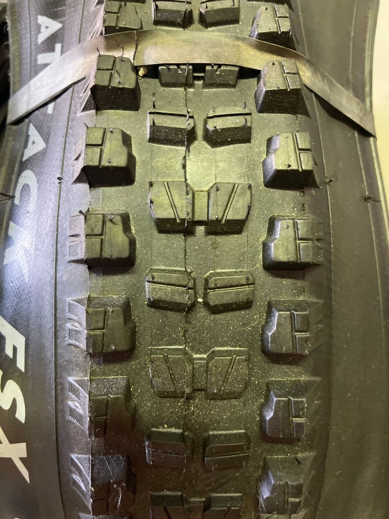 Used Vee Tires FSX DH Tires Pair 29 2026 bike — image 2 of 3