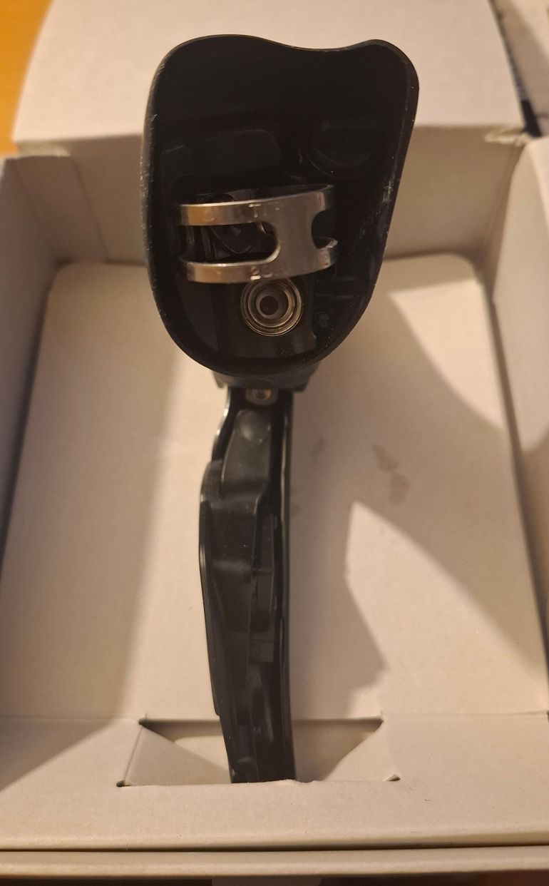 Used Shimano Dura-Ace R9270 Left Lever 2025 bike — image 5 of 6