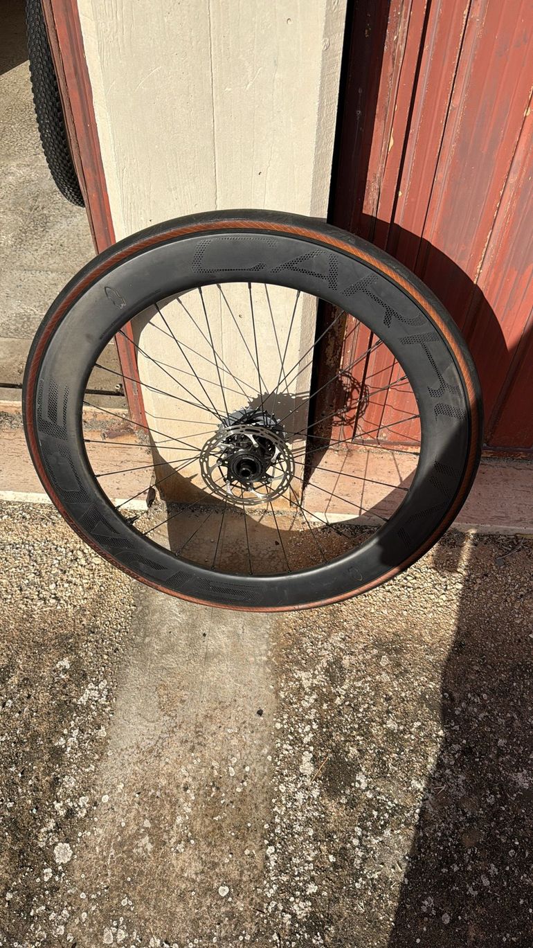 Used space carbon Carbon 50/60 Wheelset 2023 bike — image 3 of 5