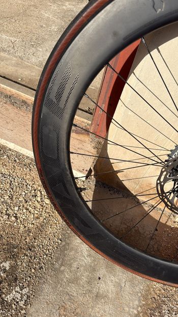 Used space carbon Carbon 50/60 Wheelset 2023 bike — image 4 of 5