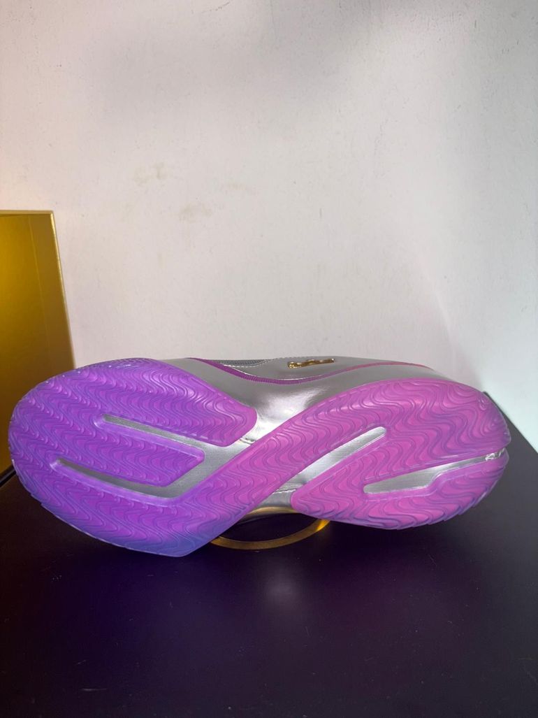 Used Nike LeBron XXIII Lux bike — image 5 of 6