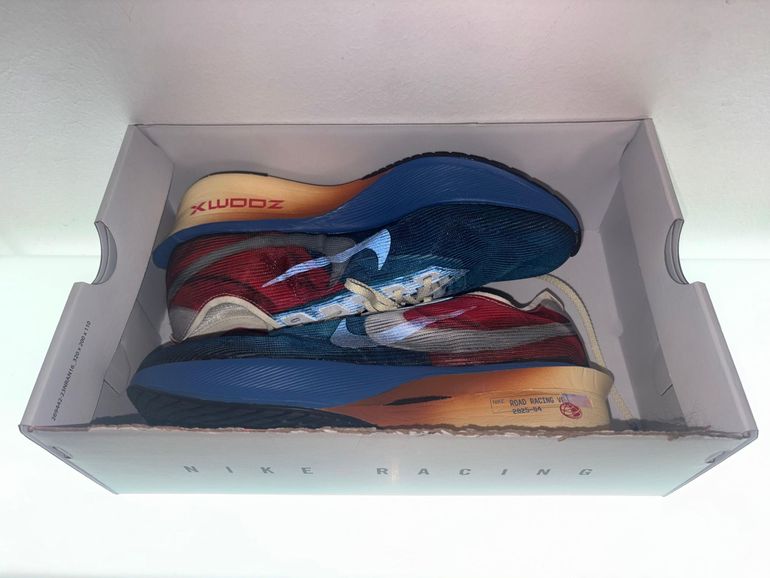 Used Nike ZoomX Vaporfly Next% 4 PRM bike — image 2 of 3