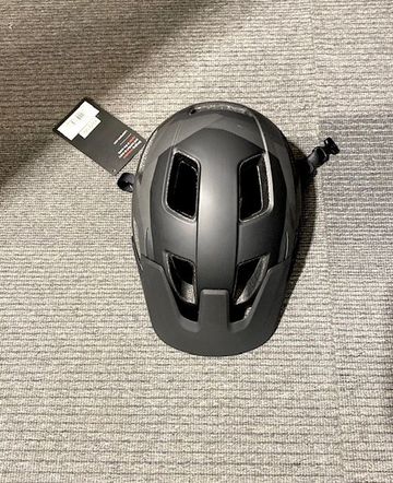 Used Lazer Chiru MTB Helmet 2025 bike — image 3 of 4