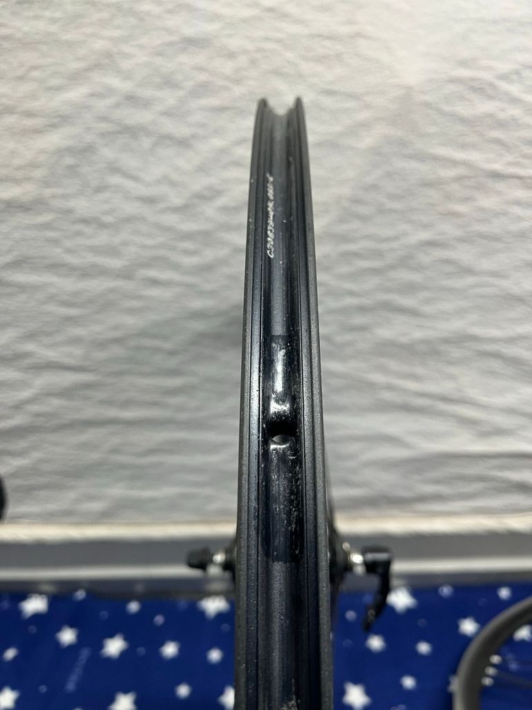 Used Campagnolo Shamal 2016 bike — image 7 of 10