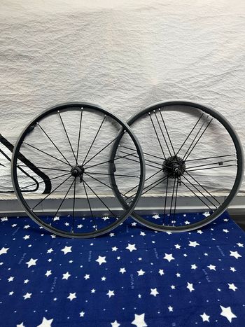 Used Campagnolo Shamal 2016 bike — image 2 of 10