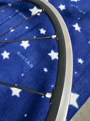 Used Campagnolo Shamal 2016 bike — image 6 of 10