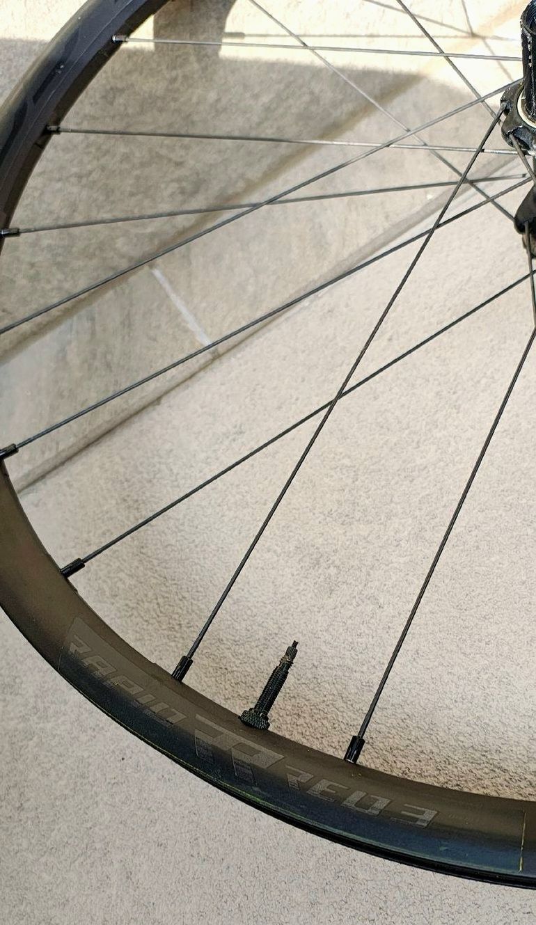 Used Fulcrum Rapid Red 3 DB 28" Disc bike — image 2 of 5
