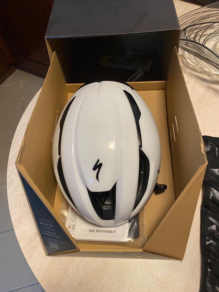 Used Specialized EVADE3 Tg M Bianco Helmet bike — image 1 of 6