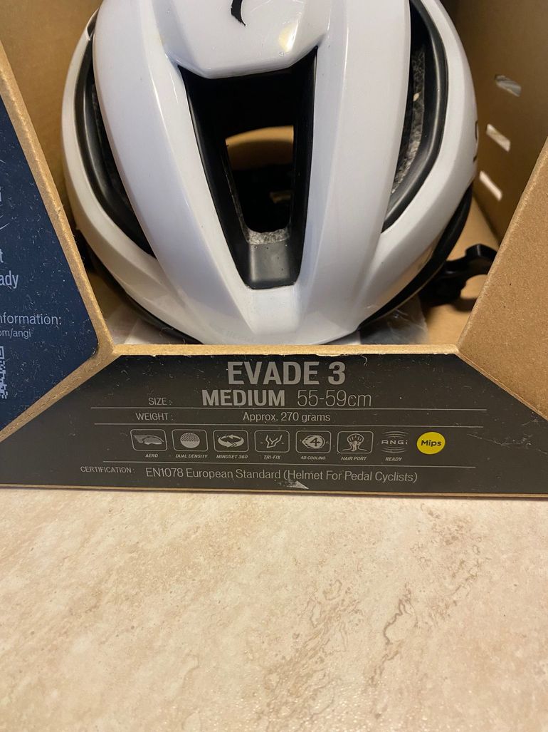 Used Specialized EVADE3 Tg M Bianco Helmet bike — image 2 of 6