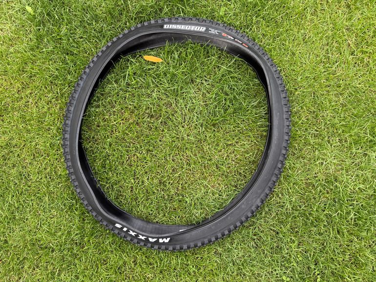Used Maxxis Dissector 29x2.40 DD bike — image 2 of 2