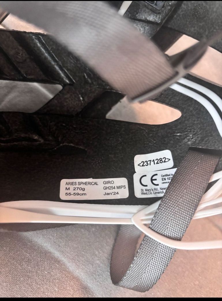 Used Giro Aries Spherical Helmet 2024 bike — image 9 of 11