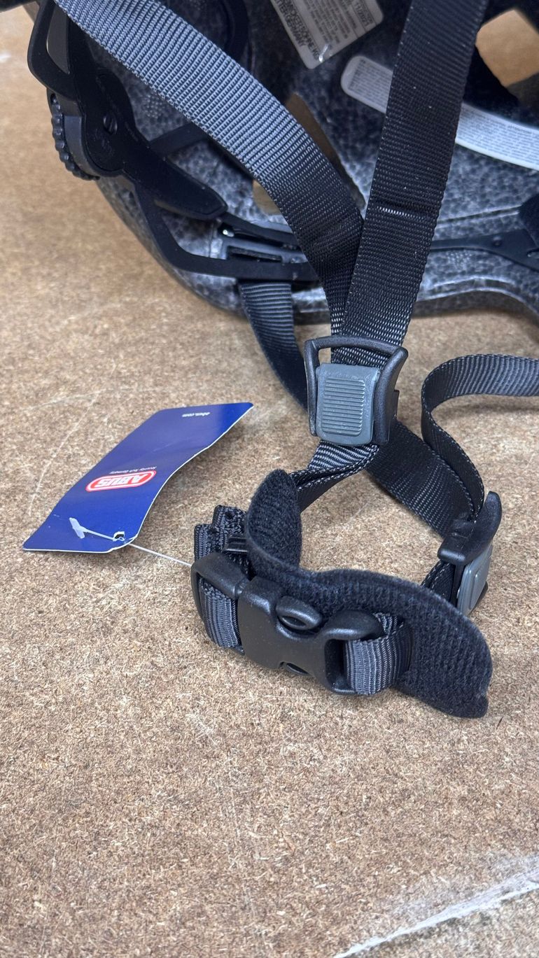 Used ABUS MoTrip MTB Helmet bike — image 9 of 9