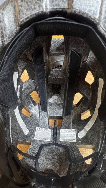 Used ABUS MoTrip MTB Helmet bike — image 7 of 9