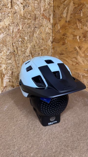Used ABUS MoTrip MTB Helmet bike — image 2 of 9