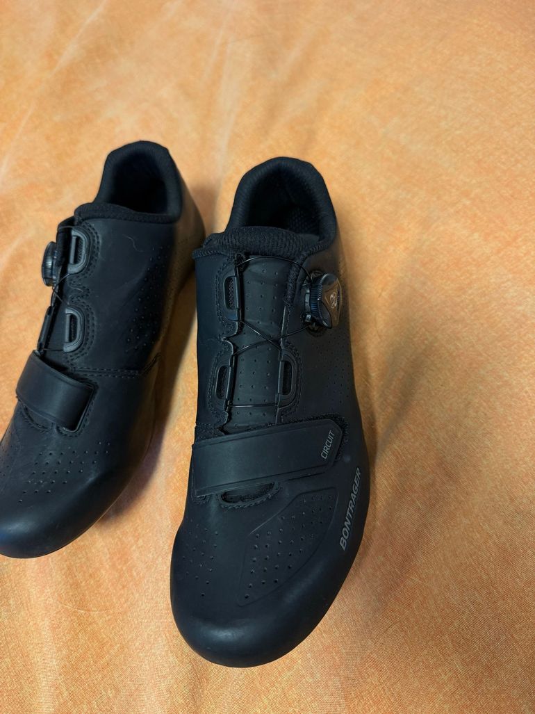 Used Bontrager Circuit Road tg 42 27cm bike — image 3 of 4