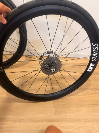 Used Dt Swiss Ruedas carbono 2025 bike — image 2 of 8