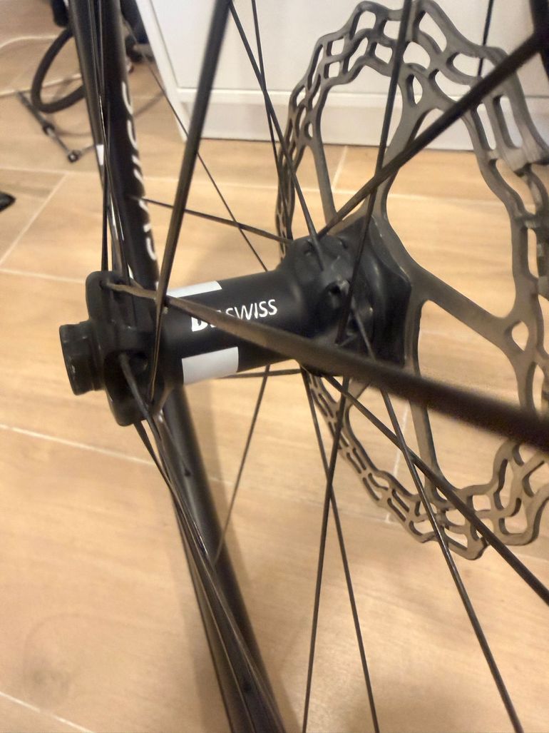 Used Dt Swiss Ruedas carbono 2025 bike — image 6 of 8