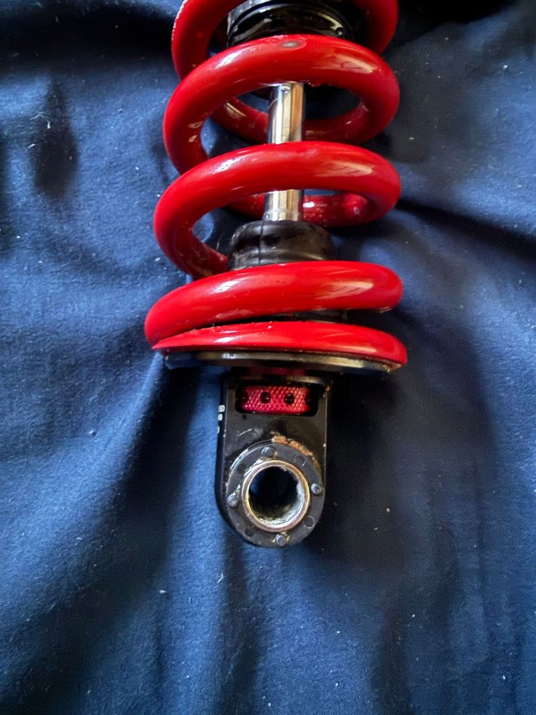 Used Fox DHX2 Factory Coil Shock 2024 bike — image 4 of 4