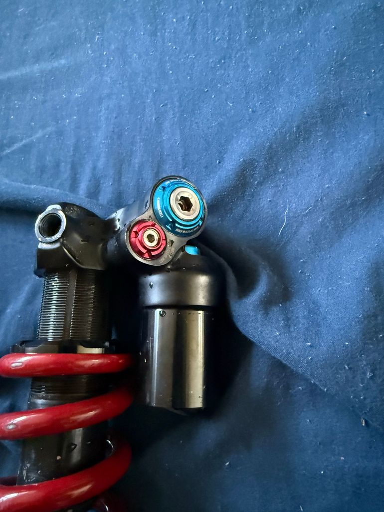 Used Fox DHX2 Factory Coil Shock 2024 bike — image 3 of 4
