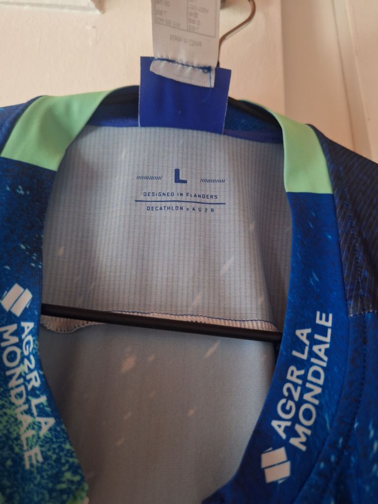 Used Van Rysel AG2R Jersey 2024 bike — image 2 of 6