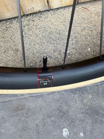 Used Reserve 42|49 SL Turbulent Aero 2026 bike — image 4 of 4