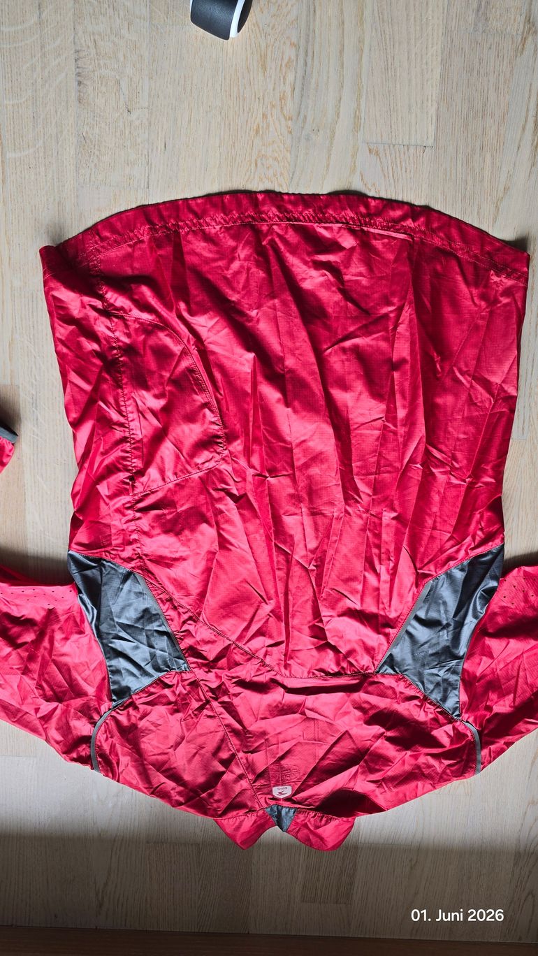 Used Sugoi Fahrrad Jacke Helium bike — image 2 of 3