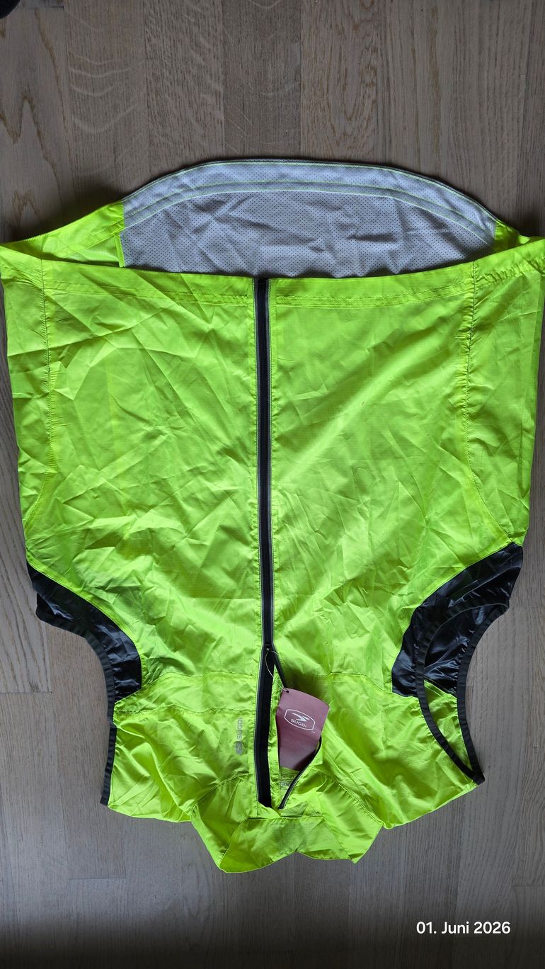 Used Sugoi Fahrrad Helium Vest bike — image 3 of 4