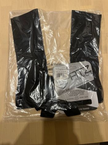 Used Spatzwear Fasta Lite Überschuhe Schwarz M-L Neu 2025 bike — image 3 of 3