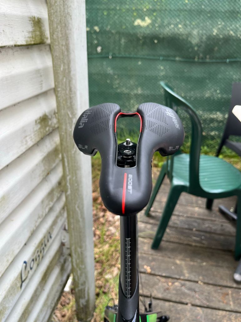 Used Selle Italia SLR Boost Superflow Kit Carbon bike — image 3 of 3