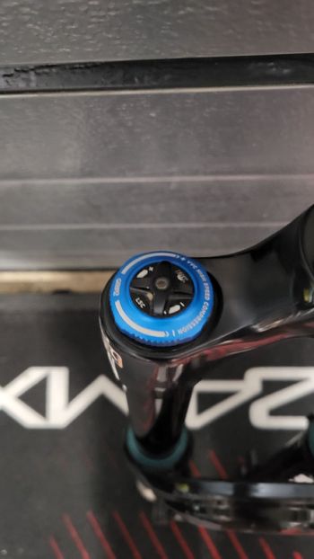Used Fox 38 Performance Elite Fork bike — image 4 of 4