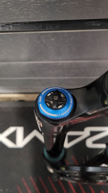 Used Fox 38 Performance Elite Fork bike — image 4 of 6