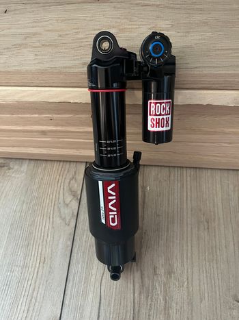 Used RockShox Vivid Air Shock 2025 bike — image 4 of 9
